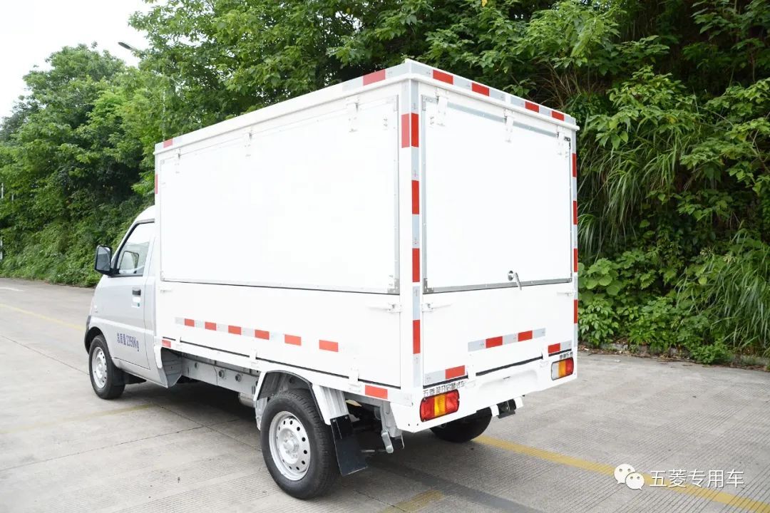 五菱翼開啟售貨車——地攤經(jīng)濟的正規(guī)主力軍！