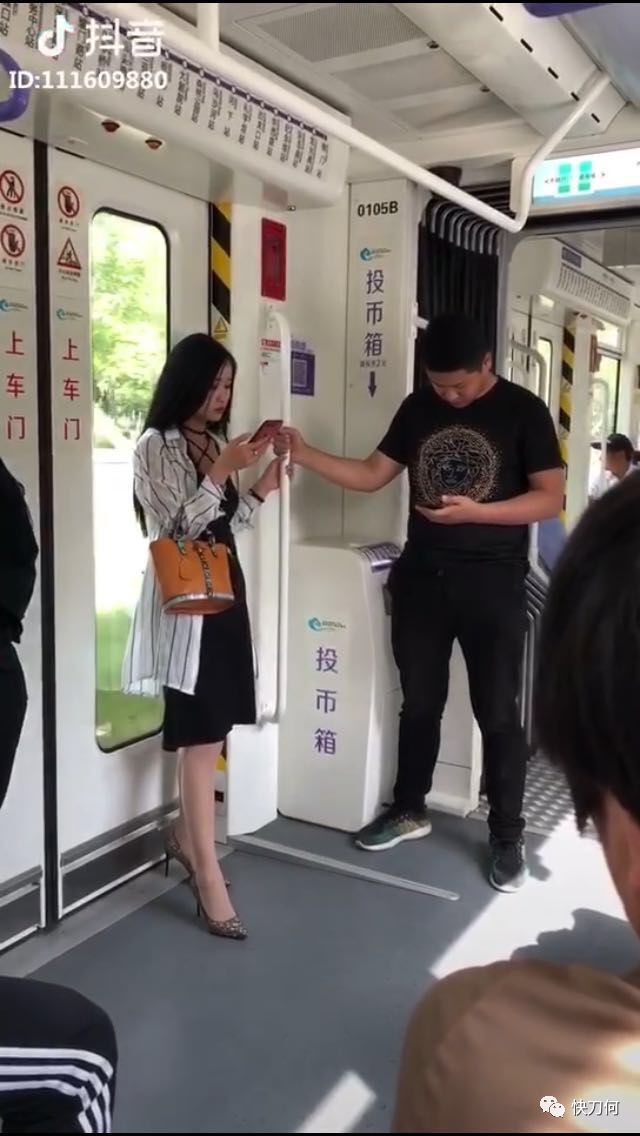 鳥哥筆記,新媒體運(yùn)營,快刀何,抖音運(yùn)營,抖音營銷,內(nèi)容營銷