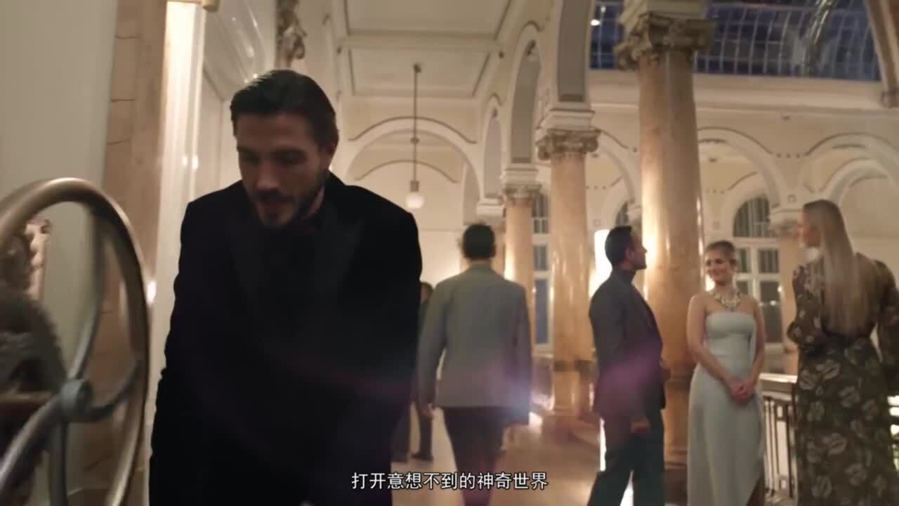 法國(guó)干邑甜酒創(chuàng)意廣告《打開意想不到的神奇世界》